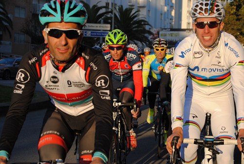 Amigos de Tiago Machado pedalam em Famalic�o