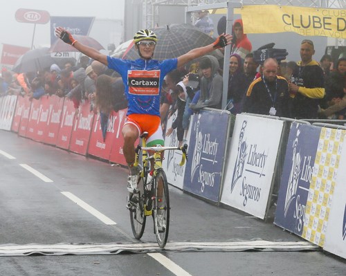 Etapa para Tiago Antunes e Volta para Andr� Crispim