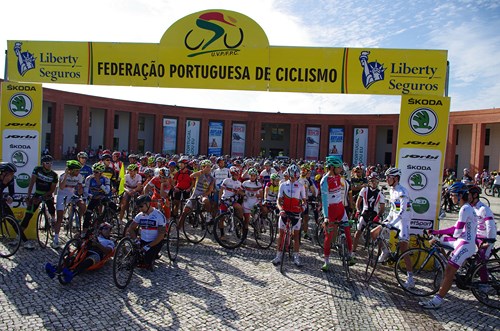 Profissionais e amadores conviveram sobre rodas