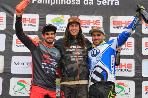 Josh Bryceland puxou pelos gal�es na Pampilhosa