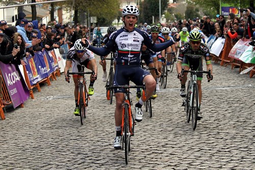 César Martingil vence na Maia