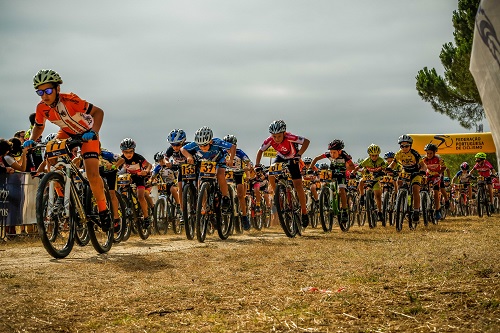 Festa do ciclismo de formao coloriu Almeirim