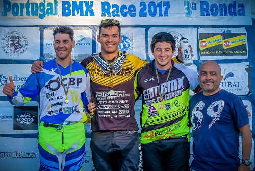 Alejandro Kim domina em Set�bal