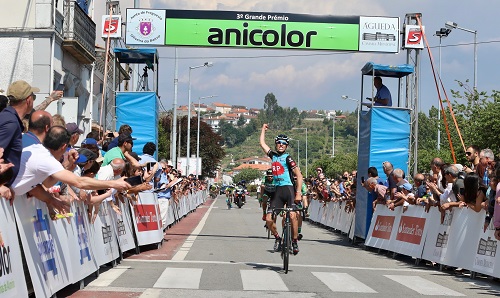 Pelot�o profissional preparado para oito dias de competi��o 