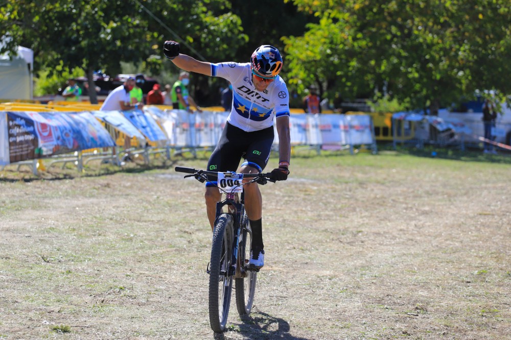 Tiago Ferreira e Melissa Maia campees nacionais de maratona BTT