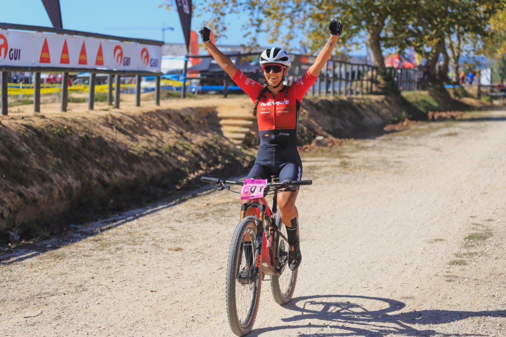 Raquel Queirs e Gonalo Amado vencem nacionais de XCC em elite