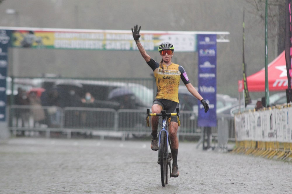 Ana Santos e Mrio Costa revalidam ttulos de ciclocrosse em Santo Tirso