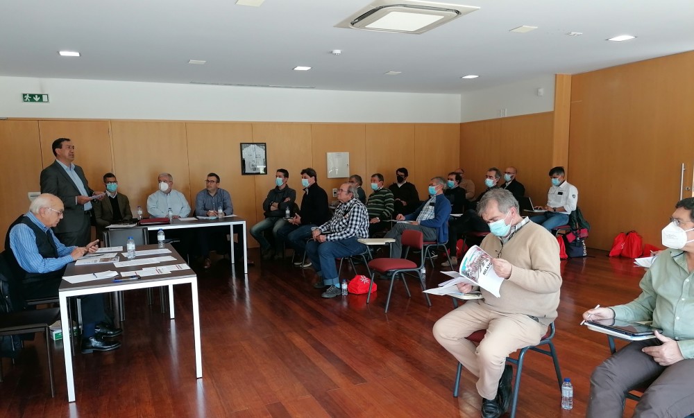 Relat�rio e Contas aprovado por unanimidade