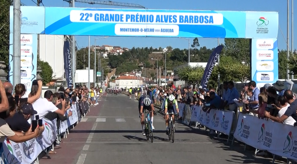 Iker Sanchez bate José Salgueiro ao sprint após fuga bem-sucedida