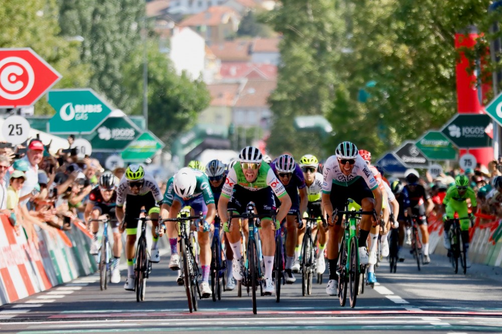 Jo�o Matias ganha pela segunda vez com sprint poderoso