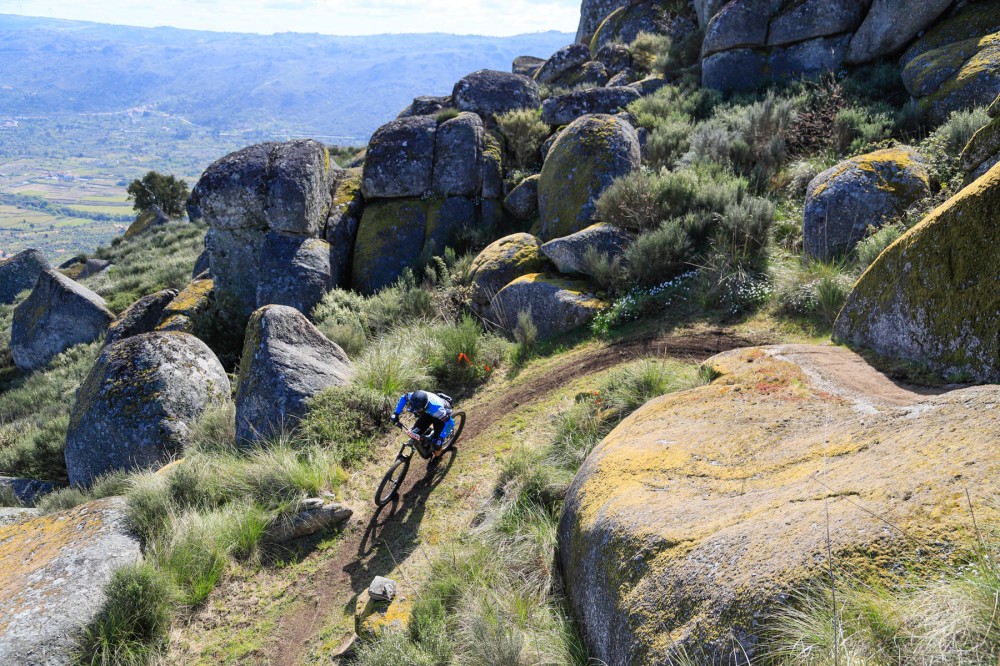 Taa de Portugal de Enduro voa para decidir-se nos Aores