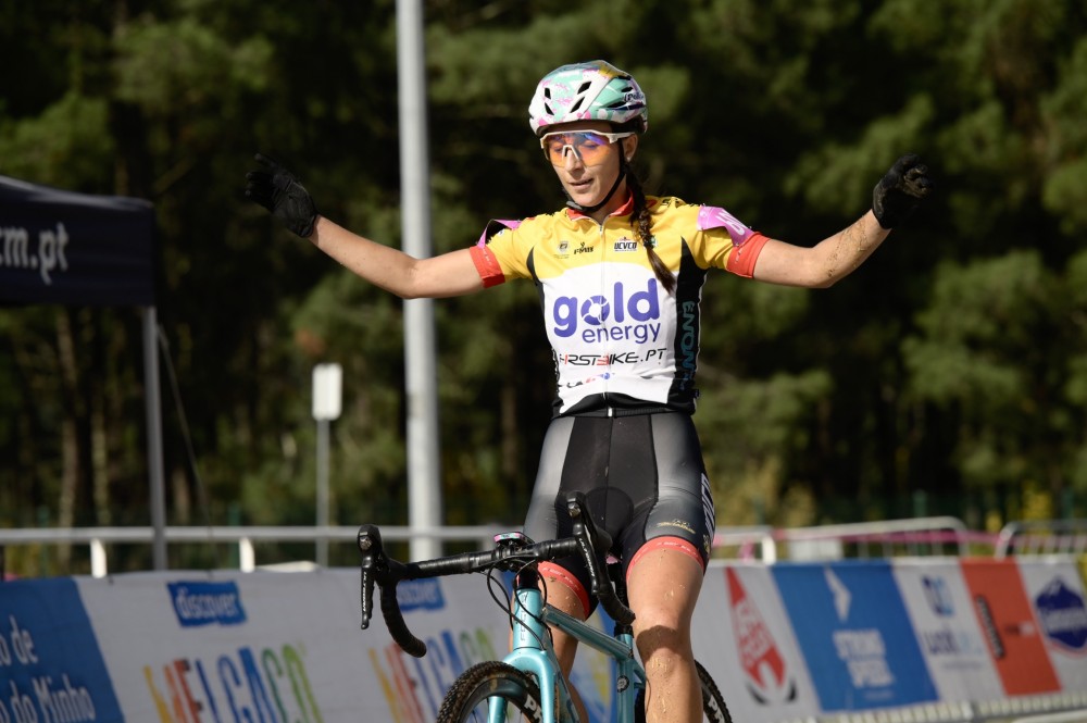 Joana Monteiro e Mrio Costa vencedores na abertura da poca de ciclocrosse