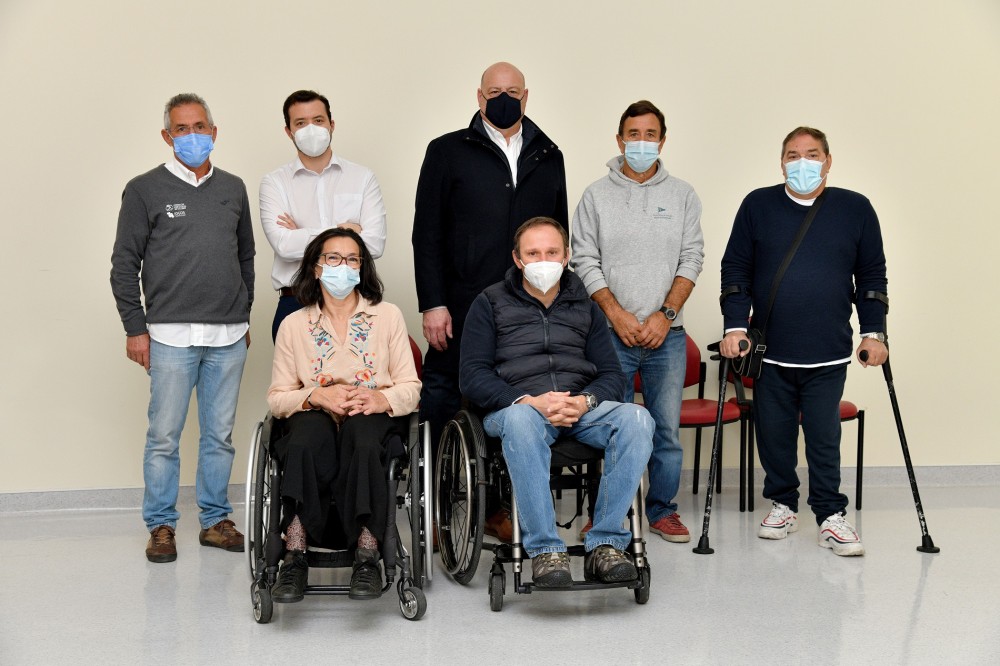Centro de Medicina de Reabilitao de Alcoito classifica paraciclistas da Associao Salvador