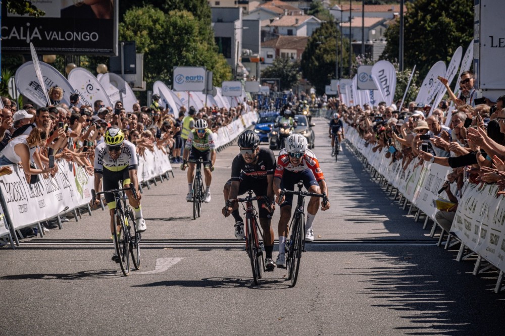 Nahuel D'Aquila d terceira vitria consecutiva ao sprint  equipa 