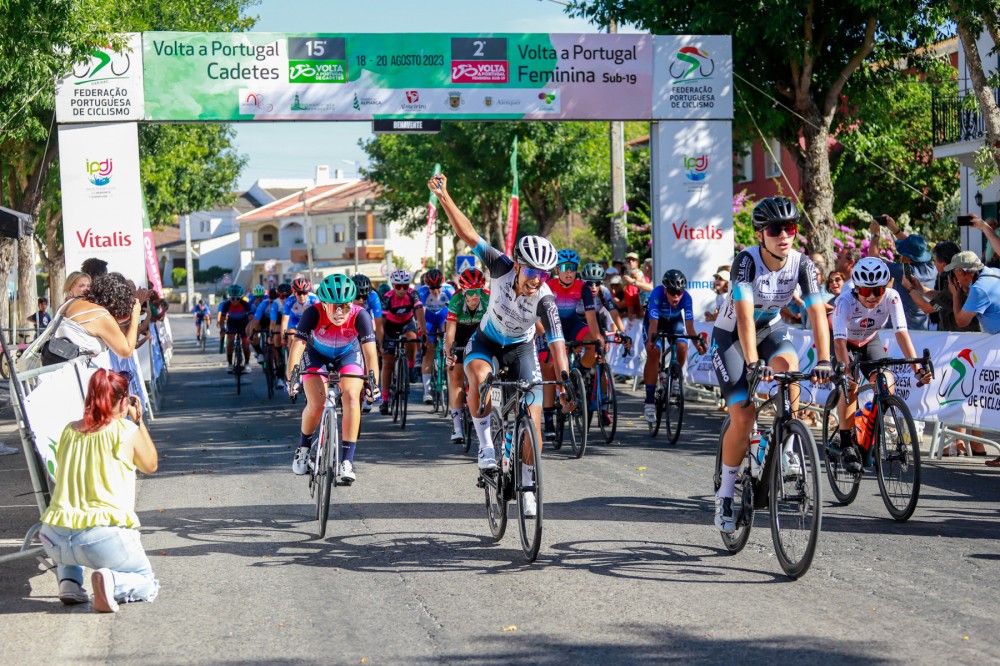 Marta Carvalho triunfa com sprint poderoso