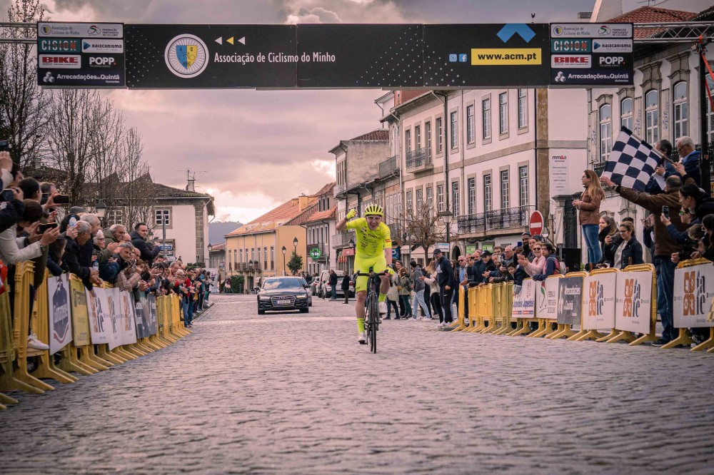 Sergio Calvo conquista prova de abertura de juniores em Fafe