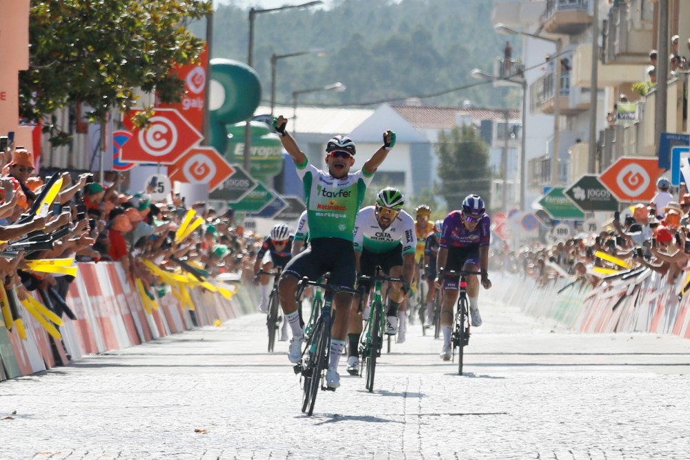 Leangel Linarez ganha ao sprint em Ourém