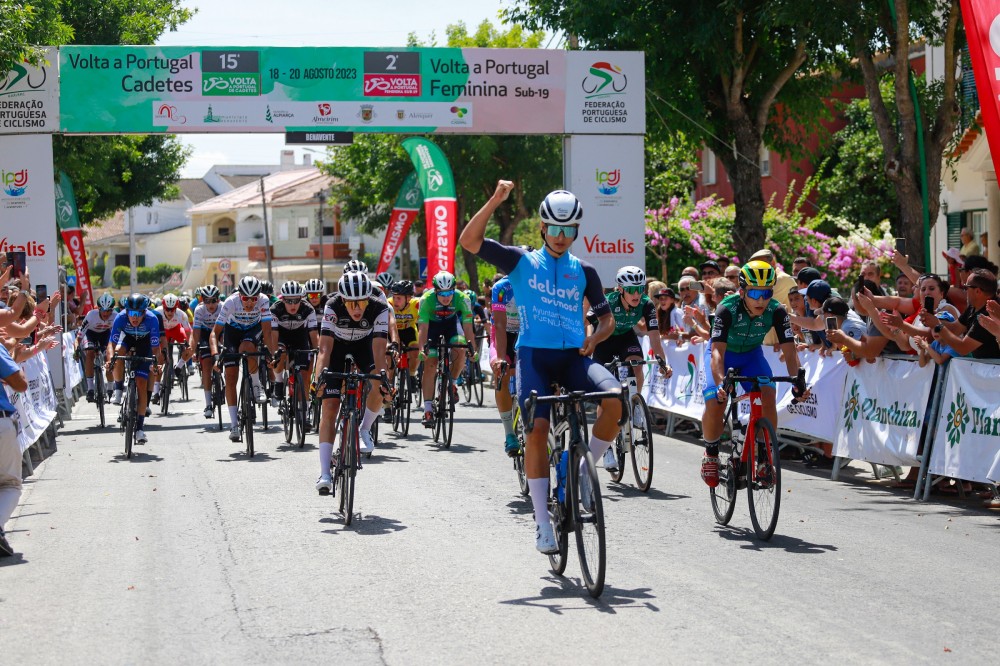 Leo Ucher ganha ao sprint em Benavente