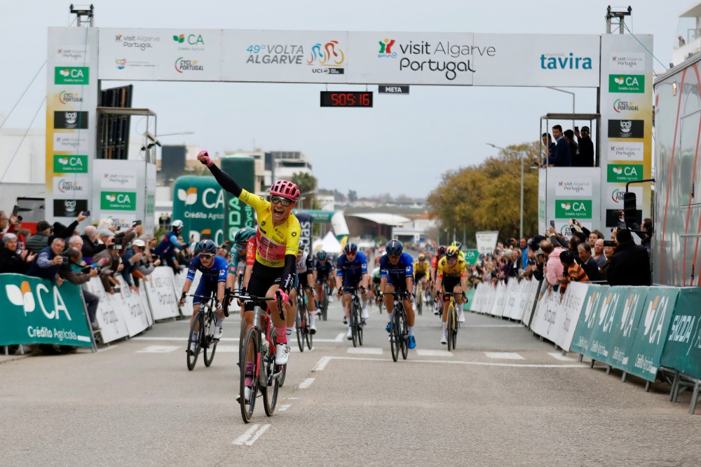 Magnus Cort ganha em Tavira e refora comando da classificao geral