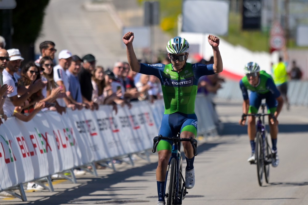 Alejandro Paz vence na Feira e Jo�o Silva segura Ta�a 