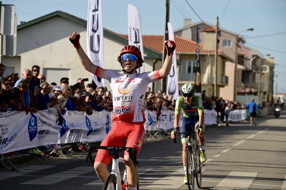 Leonardo Garcia conquista o 1. Trofu Rui Costa