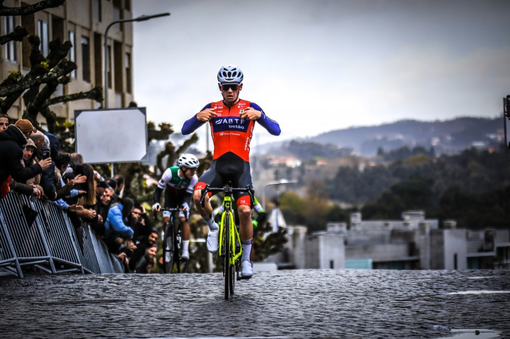 Fábio Costa melhor em sprint de força
