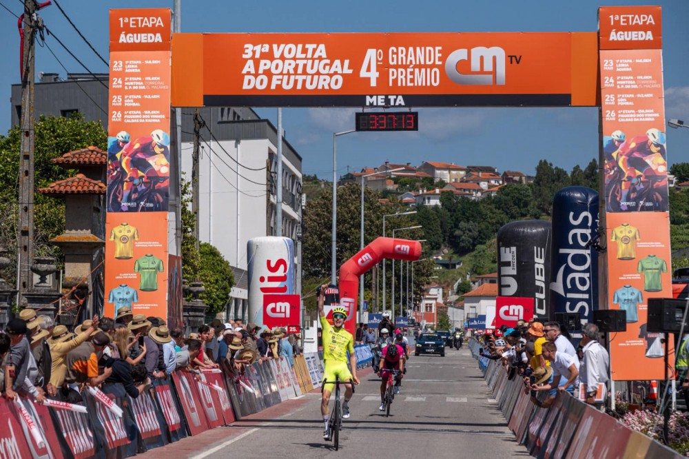 Owen Lightfoot é o primeiro líder da Volta a Portugal do Futuro