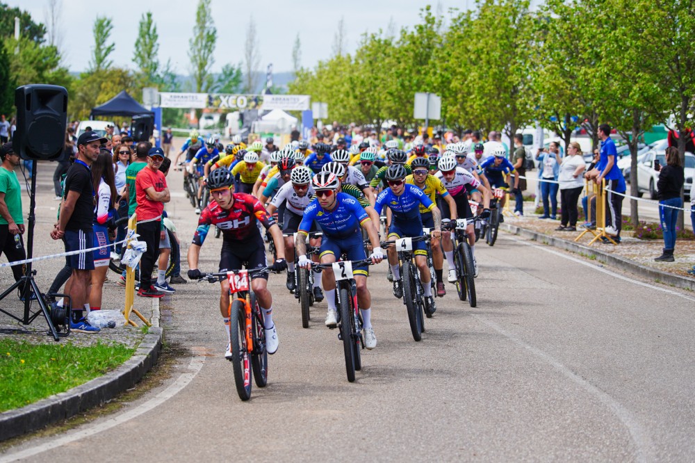 Semana de ciclismo internacional dentro de fronteiras