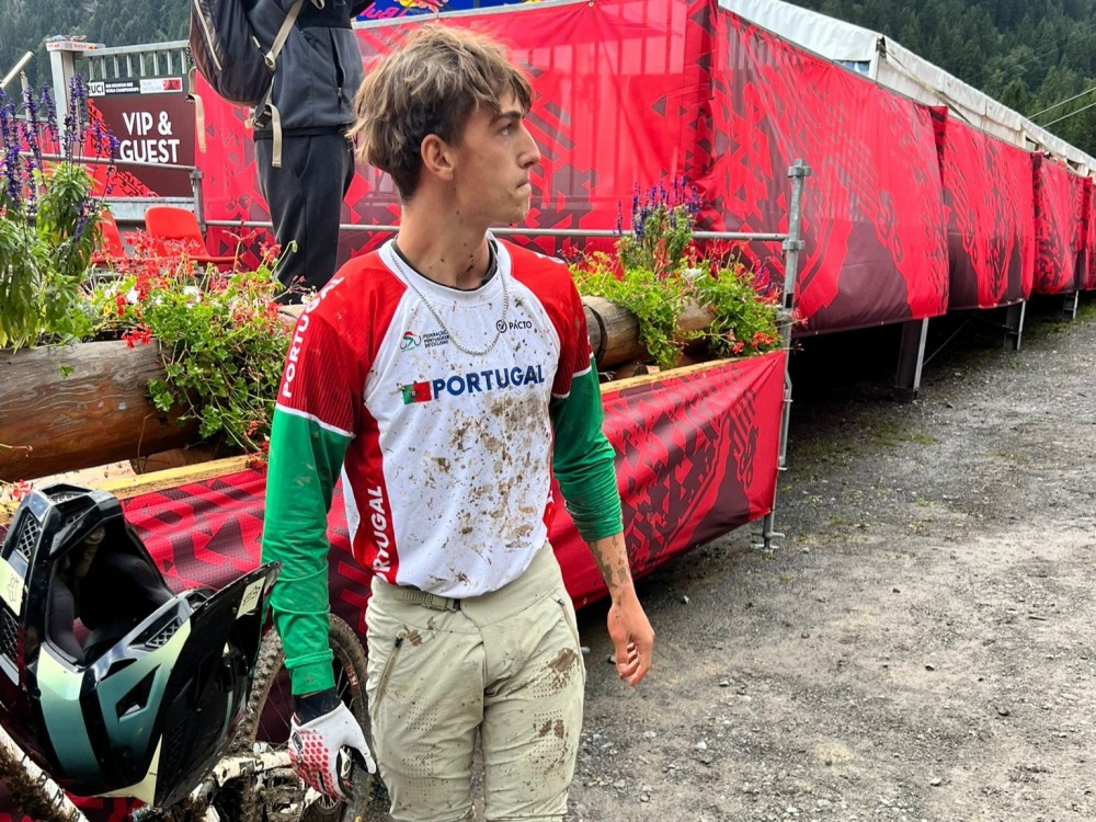 Jnior Pedro Martins voa para a final do Mundial de Downhill