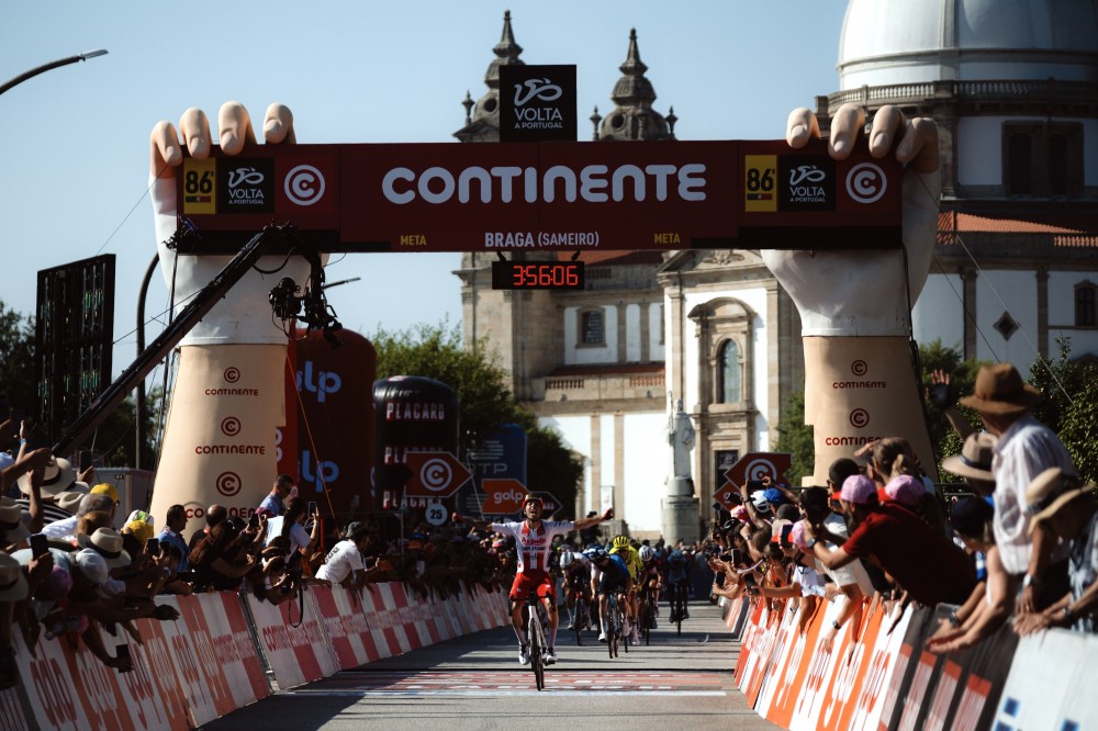 Tivani vence sprint surpreendente no Sameiro e Rafael Reis segura amarela