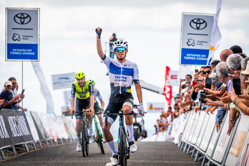 Jess David Pea Jimnez vence ao sprint no Alto do Montejunto