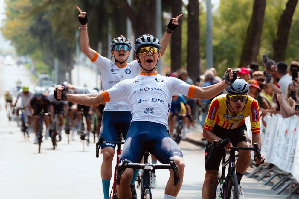Jaume Ruiz vence primeira etapa da Volta a Portugal de Cadetes ao sprint