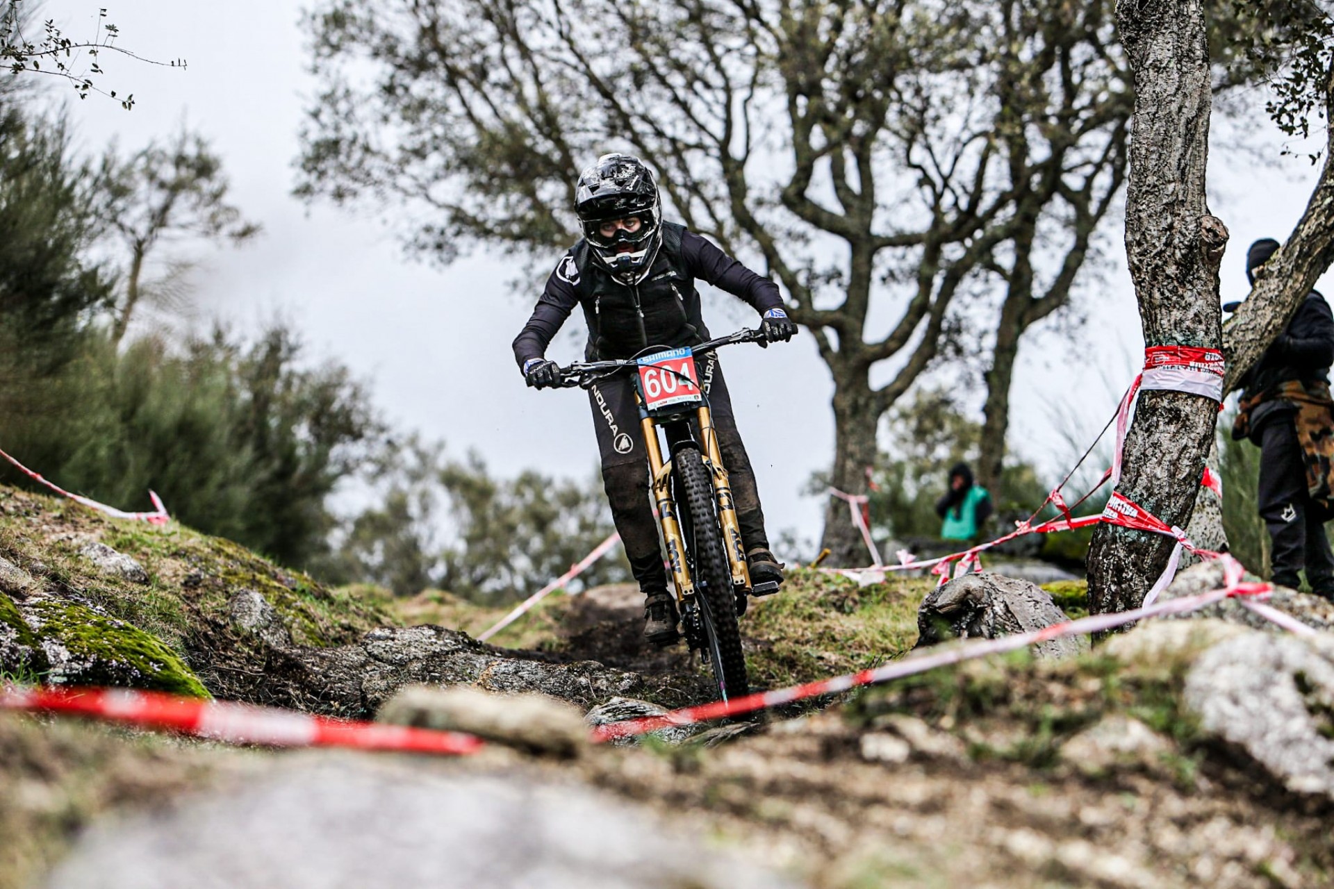 Mikayla Parton e Oisin O'Callaghan vencem no Carvoeiro e bisam na Taa de Portugal de Downhill 