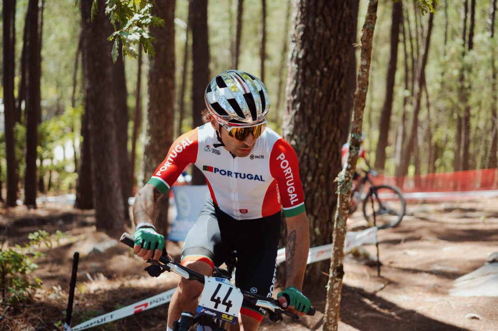 Portugal em decimo lugar na estafeta mista do Europeu de BTT