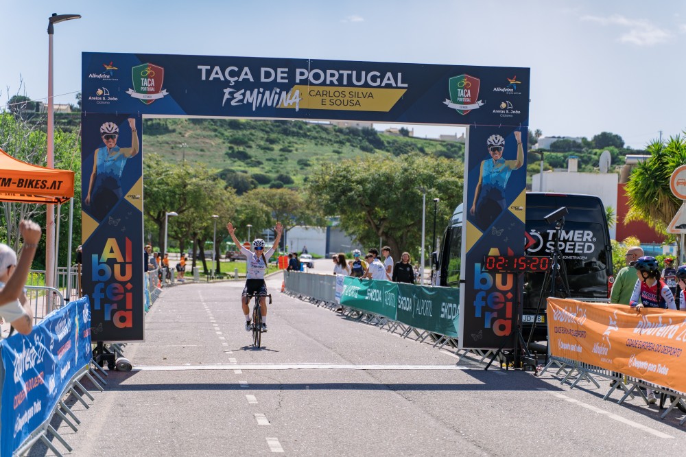 Yuliia Pchelintseva triunfa em Albufeira e entra a vencer na Taça de Portugal feminina