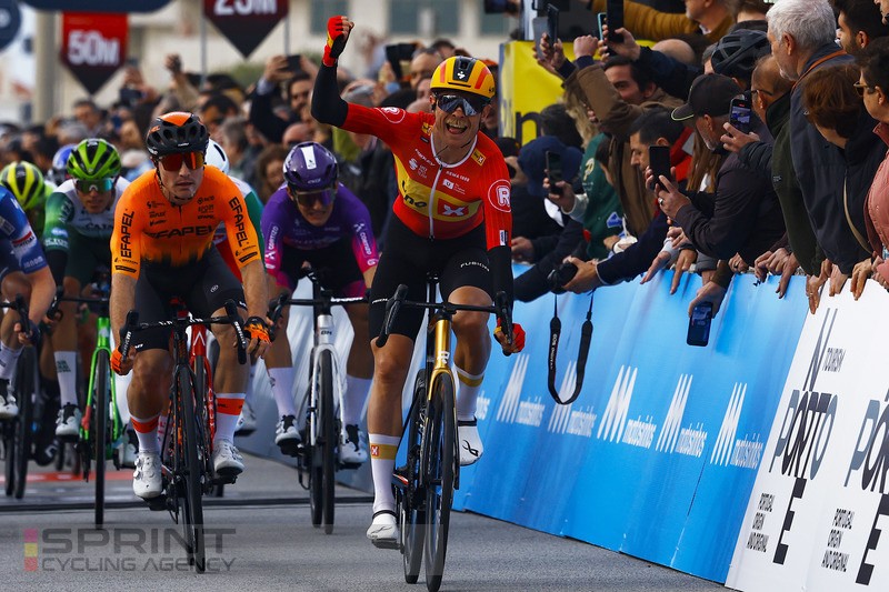 Magnus Cort vence em Matosinhos na primeira etapa do Gran Camio