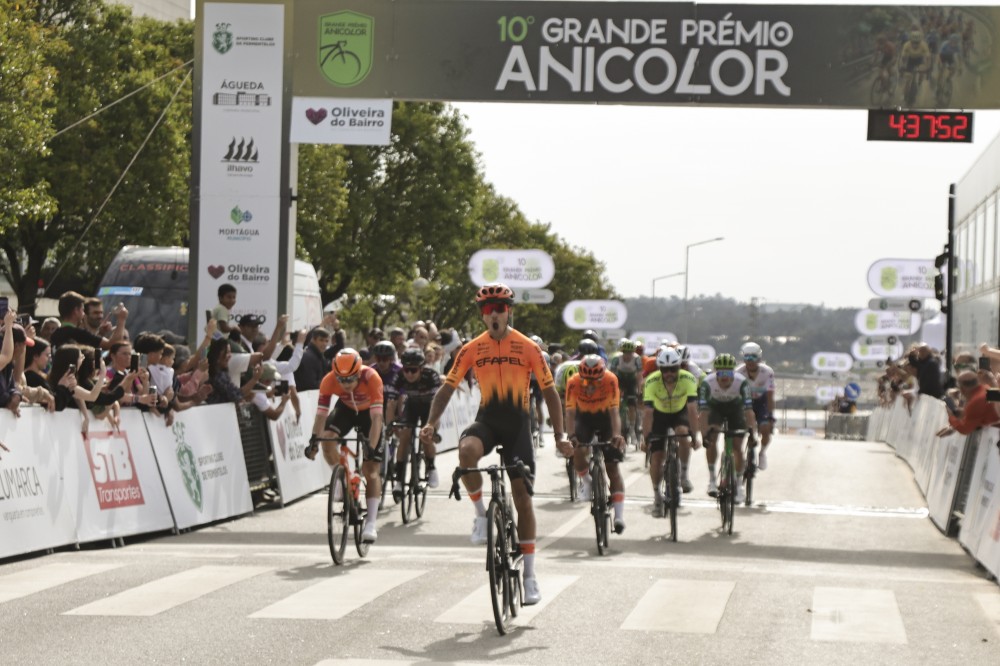 Tiago Antunes � o primeiro l�der do 10.� Grande Pr�mio Anicolor