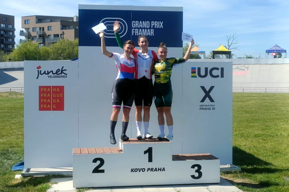 Daniela Campos vence corrida por pontos no segundo dia do GP Junek Velodromes