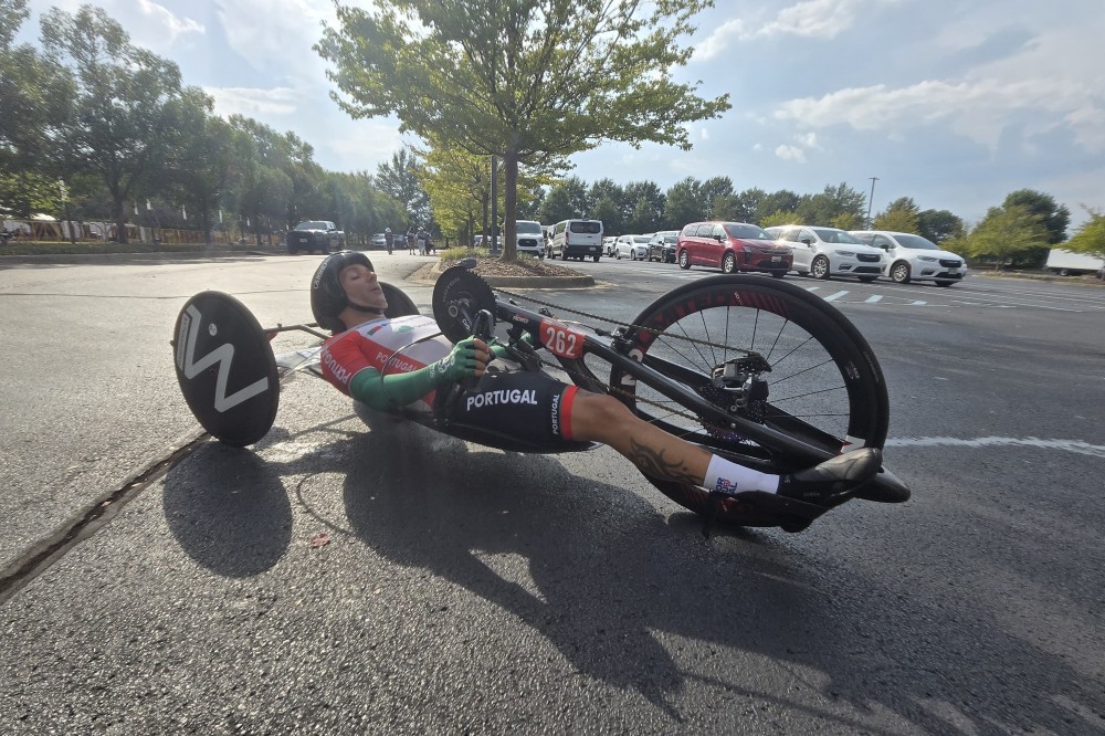 Fl�vio Pacheco termina em 11.� lugar o contrarrel�gio que marcou o arranque do Mundial de Paraciclismo