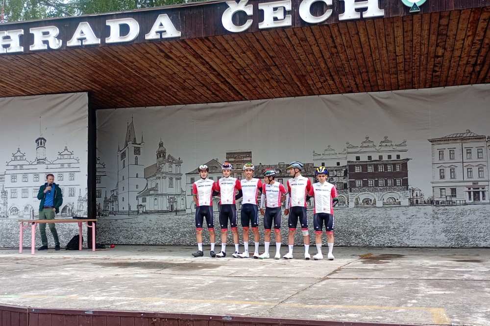 Portugal inicia participa��o na Corrida da Paz de Juniores