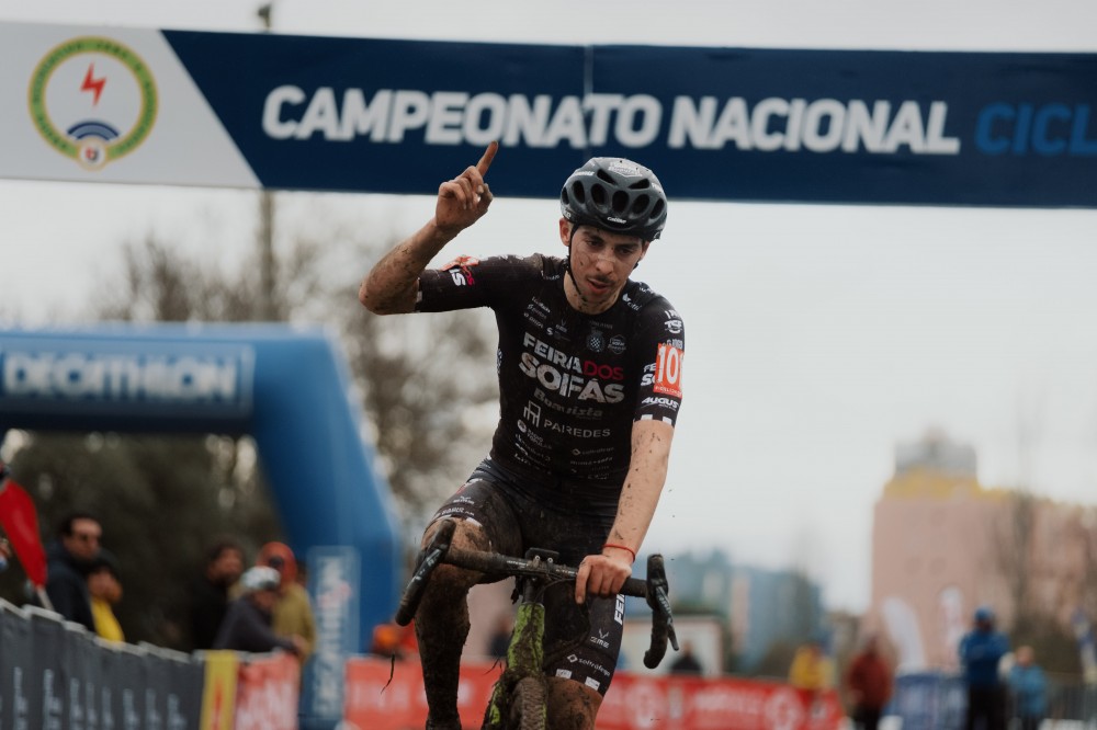 Rafael Sousa e Beatriz Guerra renovam t�tulos nacionais de ciclocrosse