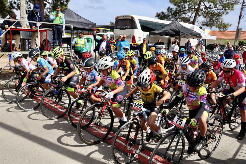 Quinta do Conde recebeu XV Pr�mio de Ciclismo Juvenil