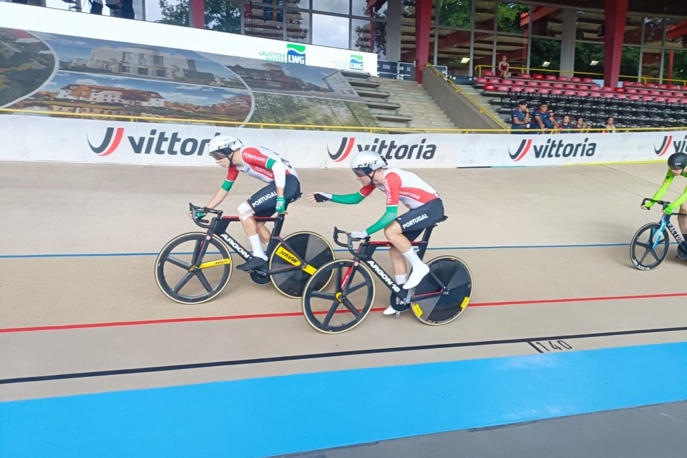 Jo�o Martins e Gabriel Baptista conquistam oitavo lugar no Madison do Europeu de Pista de Juniores e Sub-23