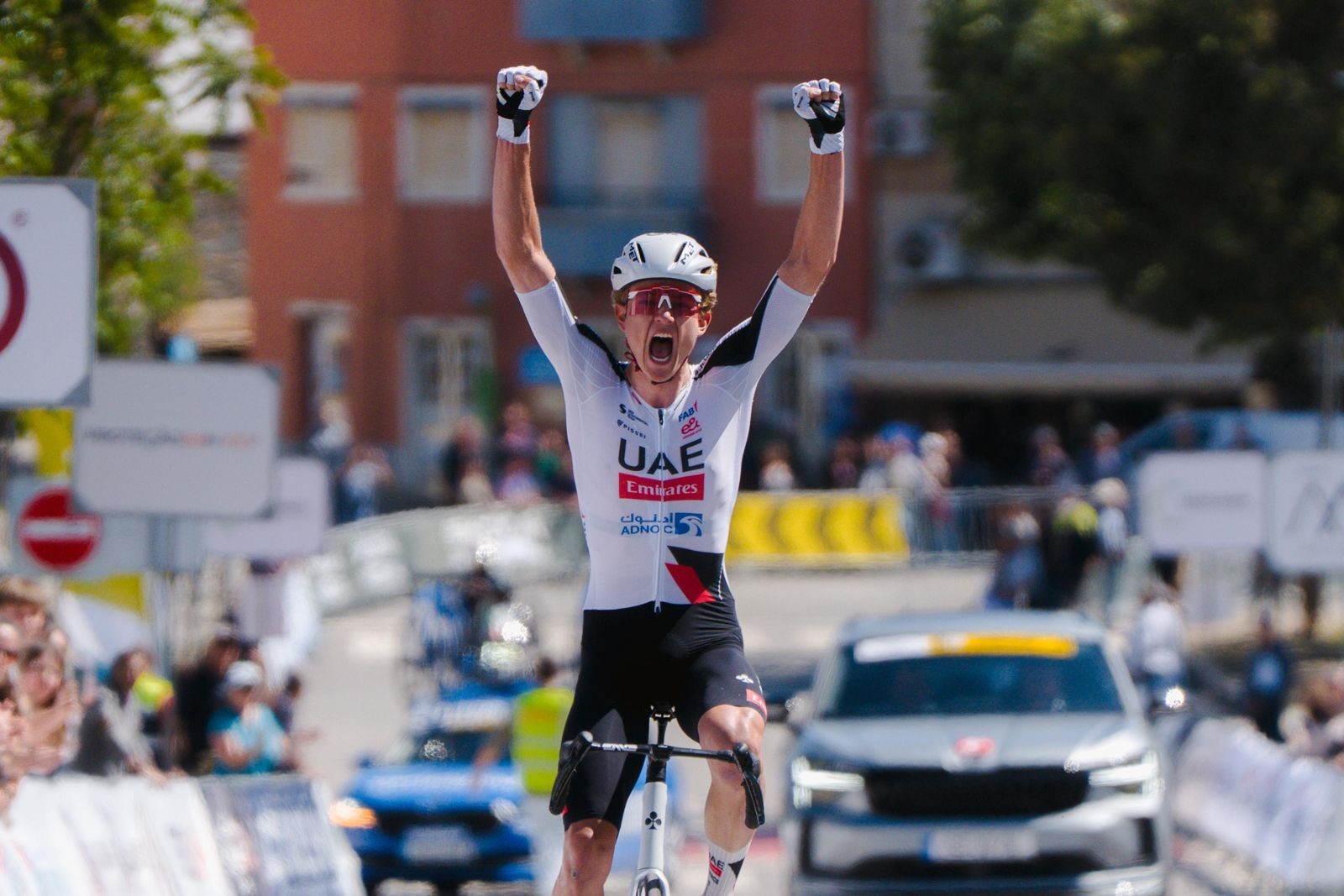 UAE Team Emirates Gen-Z domina e brilha no arranque da Volta a Portugal do Futuro