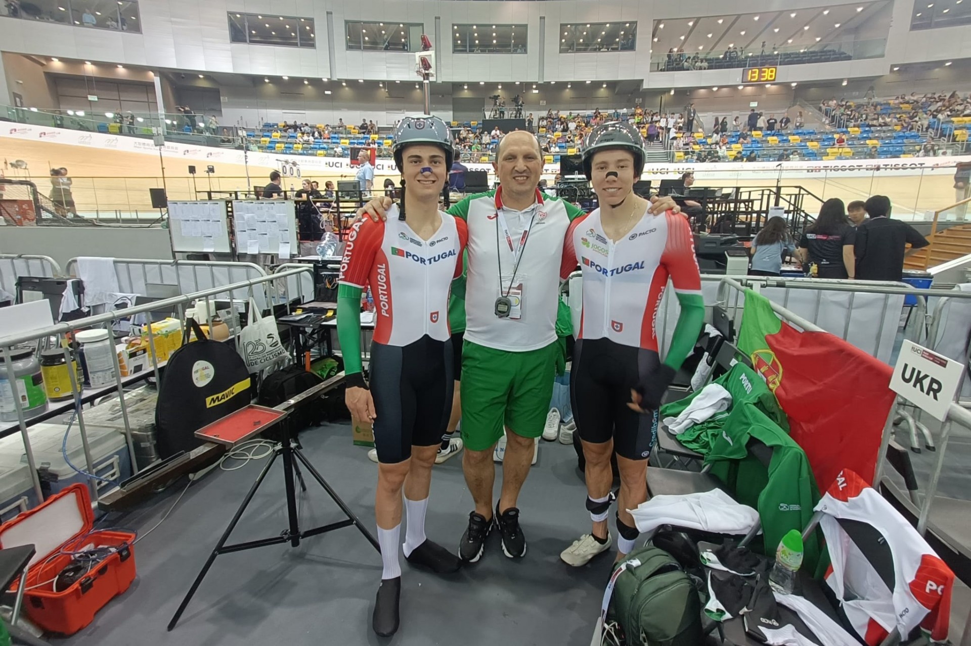 Gabriel Baptista e Jo�o Martins conquistam 6.� lugar no Madison na Ta�a do Mundo de Pista