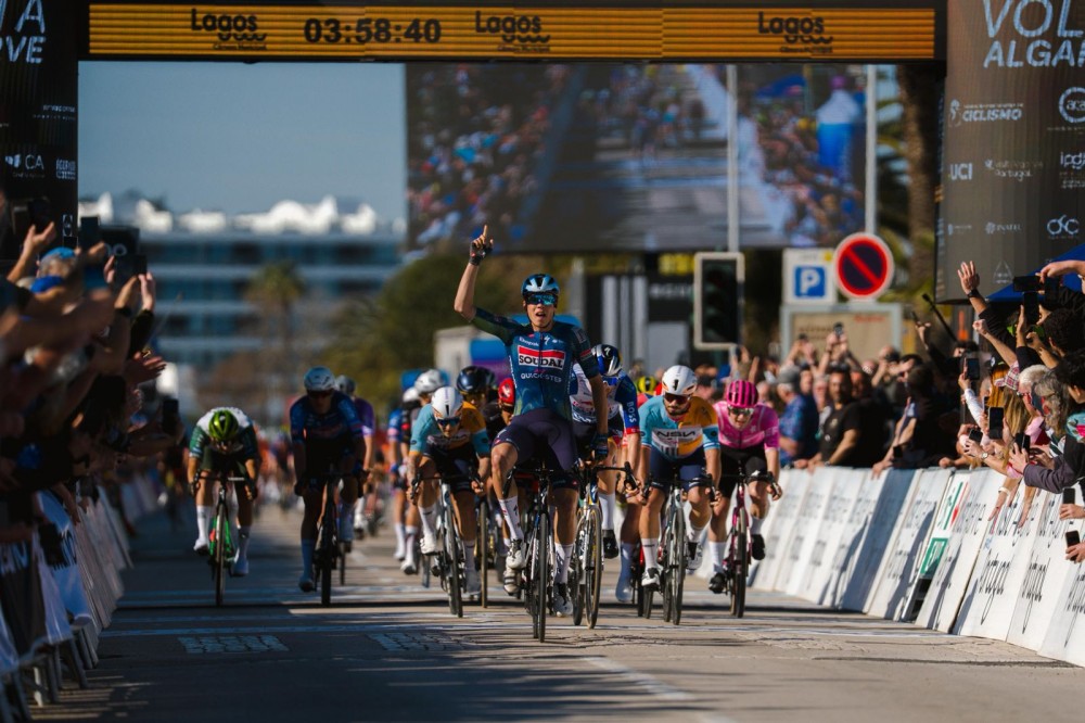 Paul Magnier bisa na quarta etapa da Volta ao Algarve e Juan Ayuso continua na lideran�a