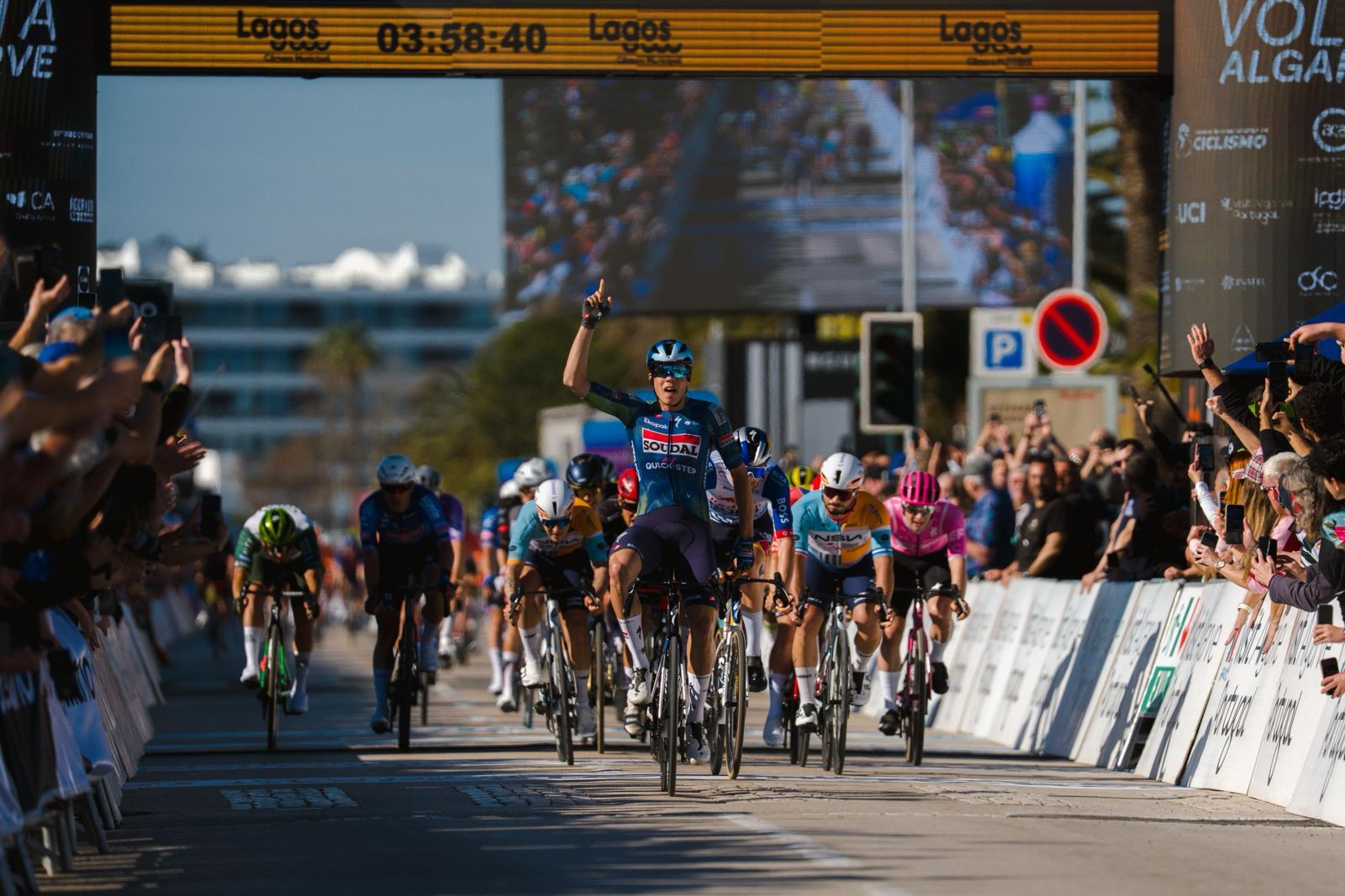 Paul Magnier bisa na quarta etapa da Volta ao Algarve e Juan Ayuso continua na lideran�a