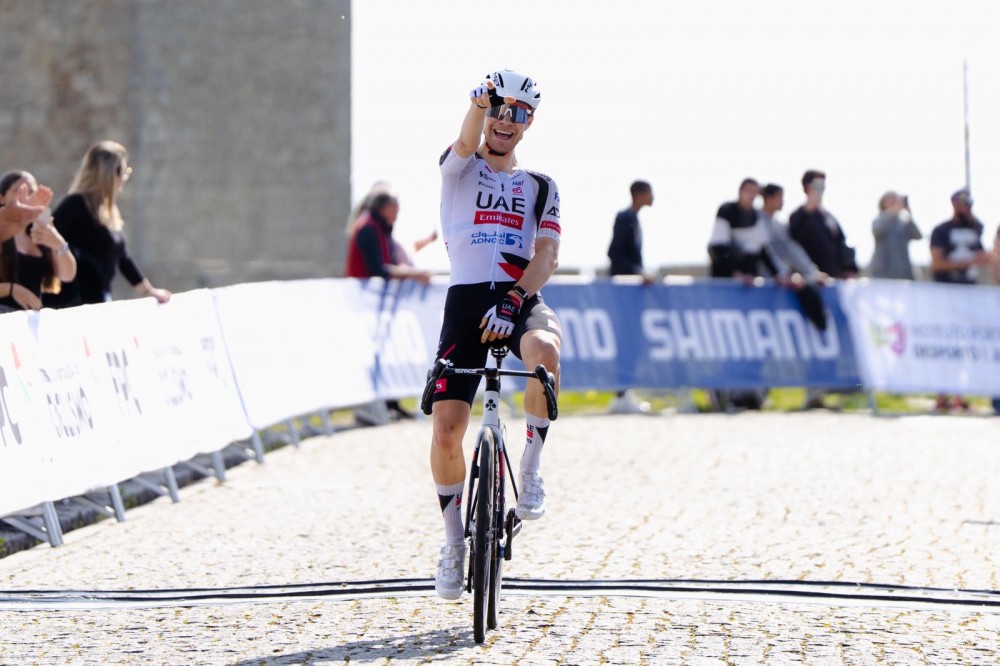 Enea Sambinello brilha no Trof�u Internacional da Arr�bida