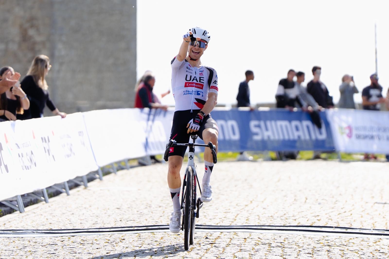 Enea Sambinello brilha no Trof�u Internacional da Arr�bida