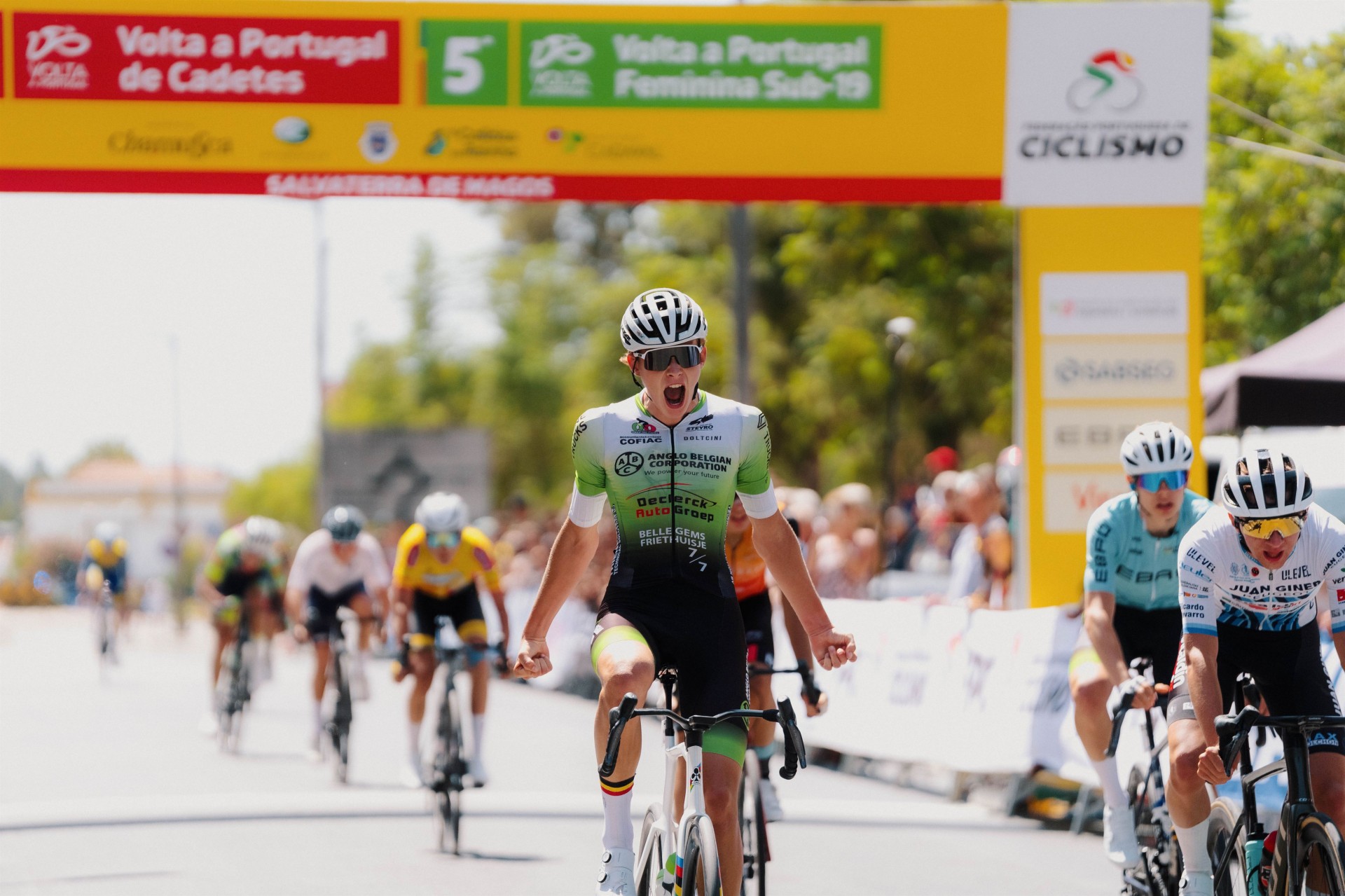 Kenzo Vandenabeele vence em Salvaterra de Magos e Nicolas Donat veste de amarelo